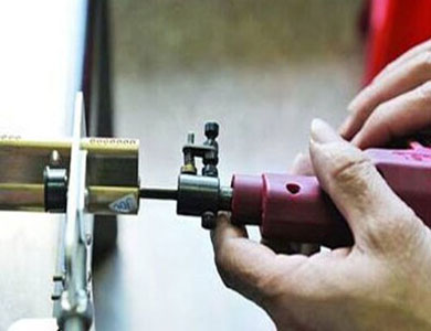 青山湖24小时上门开锁公司